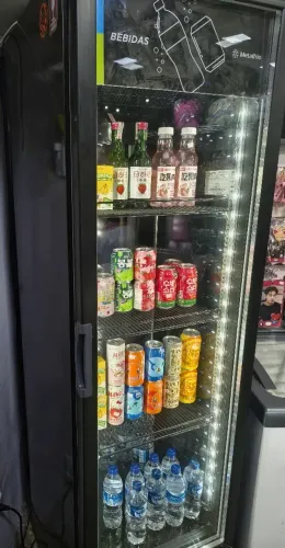 Refrigerador cervejeiro Metalfrio vertical All black