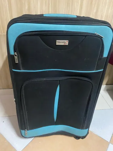 Mala de Viagem Travel Max Grande em Tecido - Preta com Detalhes Azul
