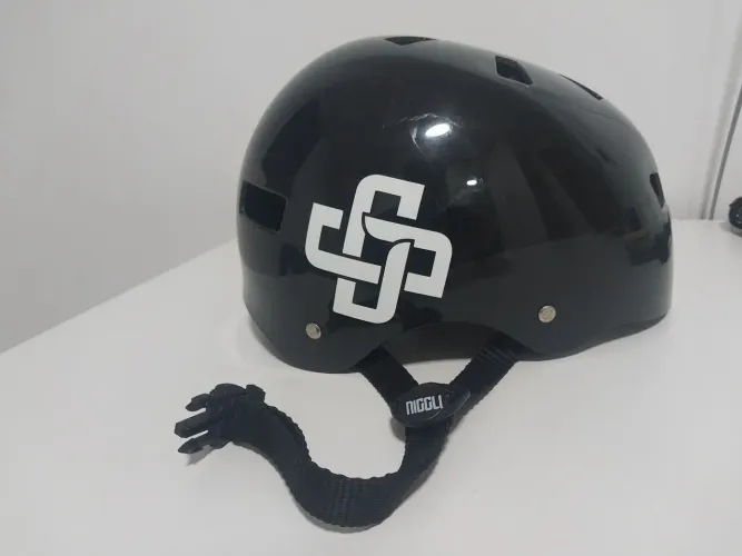 Capacete (Equipamento de proteção)