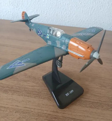 Miniatura Avião BF-109
