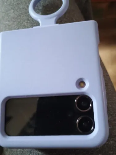 Celular Z4 flip Motorola.
