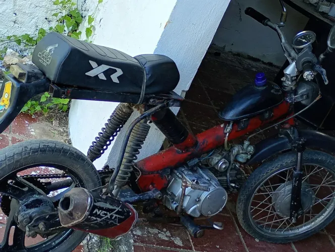 Mobylete 100cc pra parar de andar de a pé !!!!