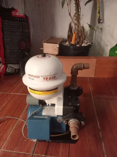 Pressurizador de água Komeco semi novo barato