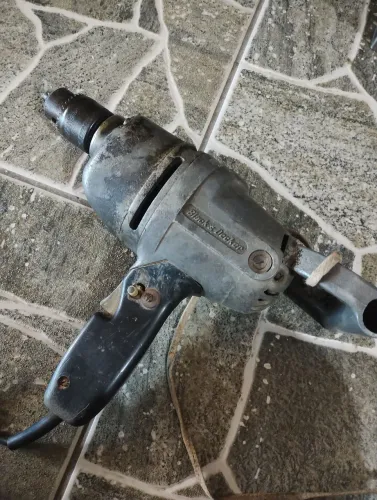 Furadeira de Ferro Antiga Vintage Black & Decker