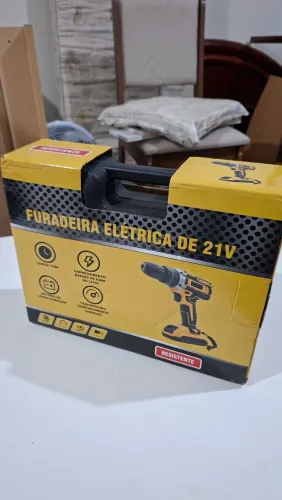 Vendo parafusadeira e furadeira zerada