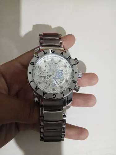 Vendo relógio prateado Bulgari usado