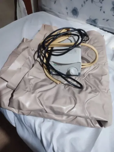 Colchão pneumático com compressor para anti escaras - Novo - 220V