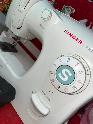 Máquina de costura.