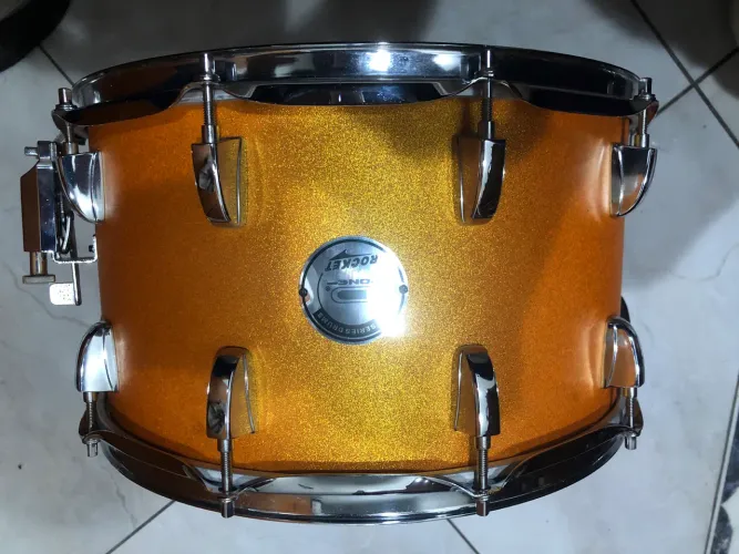 Caixa DOne 14x8 10 afinações! Muito nova! 