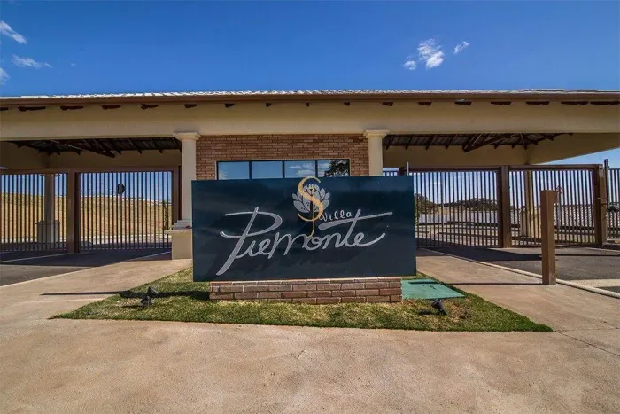 Terreno à venda - Condomínio Villa Piemonte, Parque Universiário, Franca/SP
