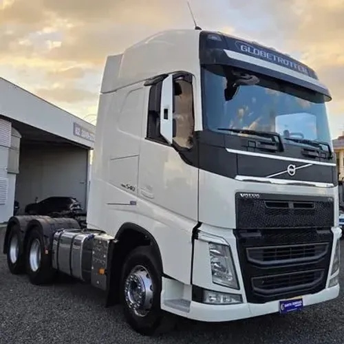 Vendo Caminhão Volvo 6x2