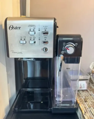 Cafeteira Oster Prima latte