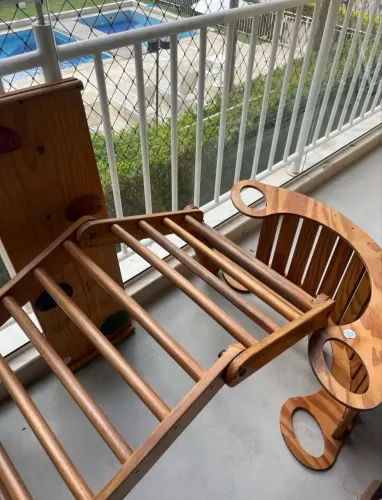 Torre de Pikler / Montessori