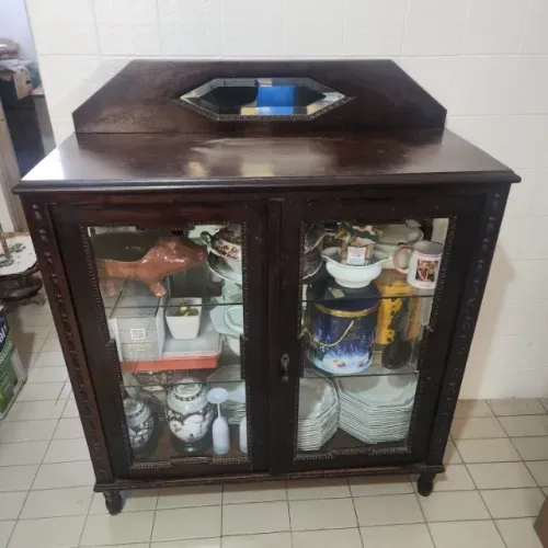 Cristaleira antiga Madeira Imbuia Maciça
