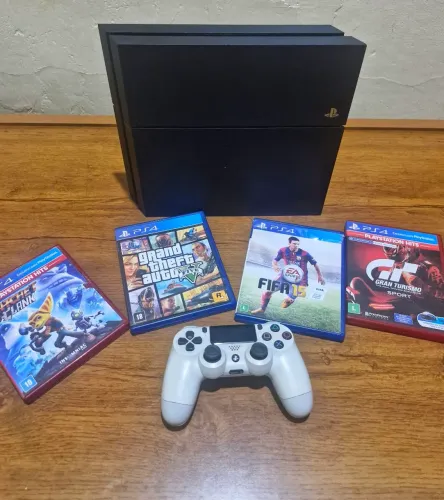 Playstation 4 de 500GB + GTA V e muito mais (IMPECÁVEL)