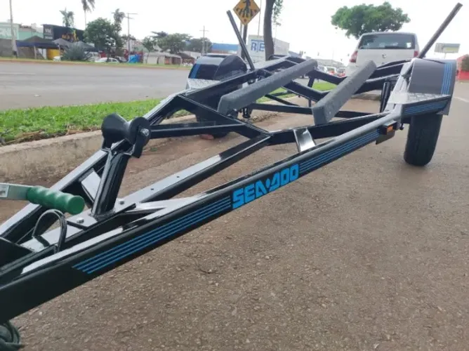 Carretinha pra jet ski nova paralama pra rodas até aro 17  Menor preço de Goiânia e região