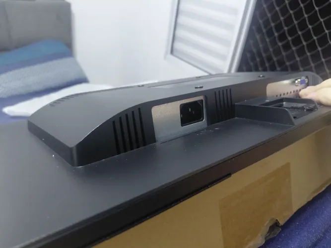 Monitor 19 HP novo