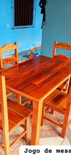 Vendo mesa cm 4 cadeiras