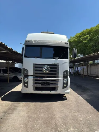 Volkswagen 25-390 Constellation 6x2