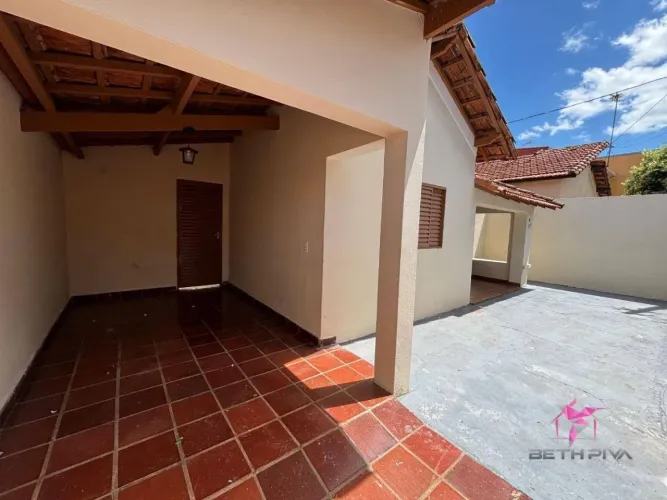 Casa com 2 dormitórios à venda, 101 m² por R$ 240.000,00 - Centro - Leme/SP