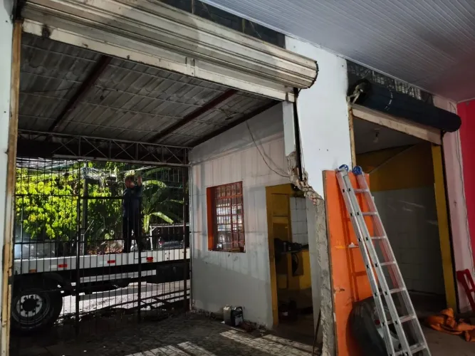 Vendo 2 Portas de enrolar