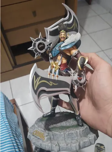 action figure draven - league of legends