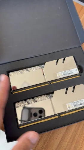 MEMÓRIA RAM DDR4 GSKILL ROYAL 4000mhz 32Gb