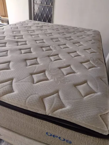 Cama mais colchão Queen foi higienizado hoje 