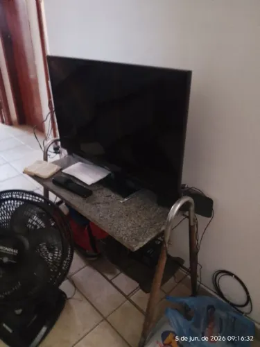 VENDO TELEVISÃO 32