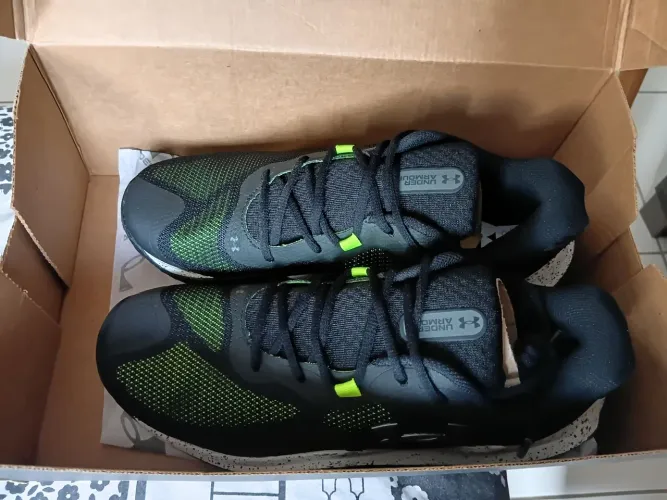 Tenis preto