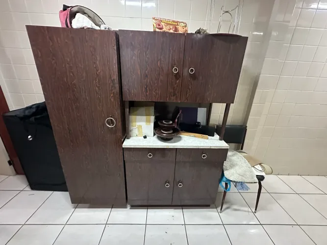 Armário em fórmica marrom