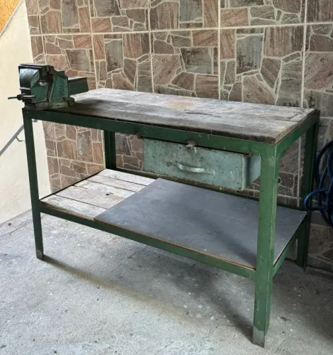 Bancada de trabalho Industrial de aço e ferro com Morsa