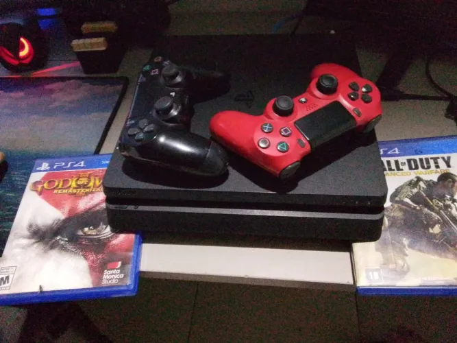 PS4 slim gamer
