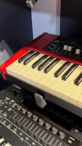 Nord Eletro 5D 61 