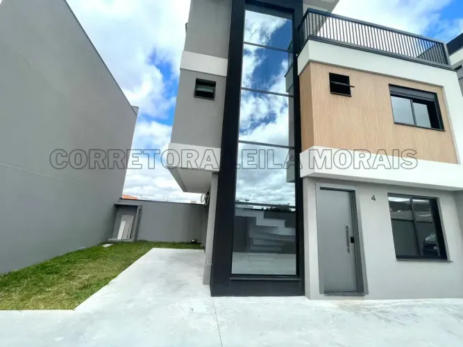 Sobrado Novo em Condomínio no Portão | 3 Suítes | 195m² Privativos | Terraço Exclusivo