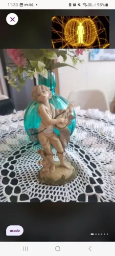 Estatueta antiga em resina italiana medindo 17 cm