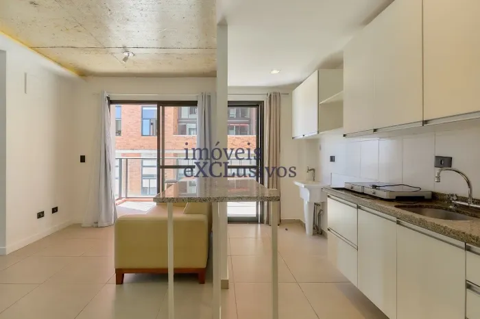 Apartamento de 2 Quartos para Alugar no Rebouças