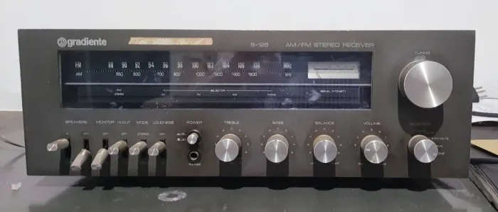 Receiver Gradiente S125 com duas caixas Sony 125W (34x43x23cm)