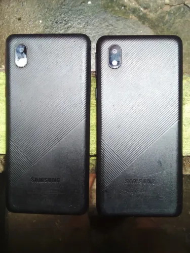 Galaxy A01 core vendo os dois por 150