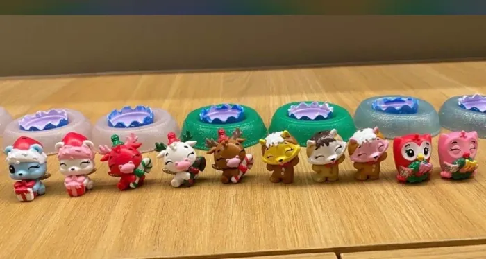 miniaturas hatchimals natal, são 10 miniaturas lindas e completas.