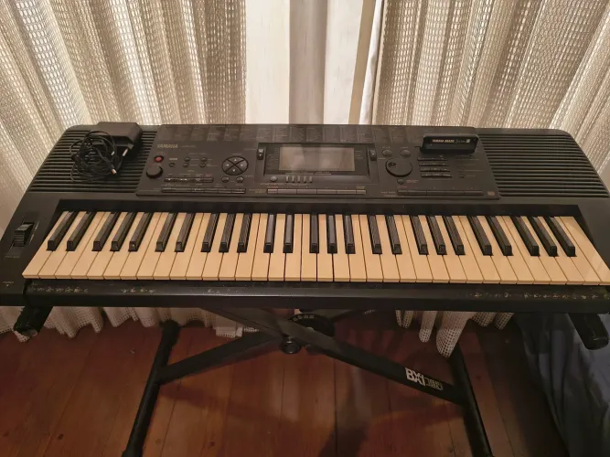 Teclado Yamaha PSR-520