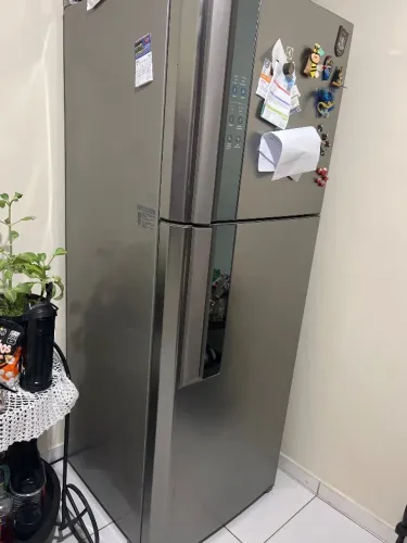 Geladeira em uso