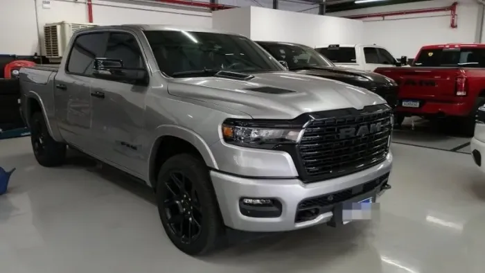 Ram 1500 Laram. Night ED. Bi-TB 3.0 4X4 Aut. 2025