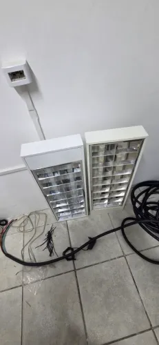 Luminárias de teto brancas