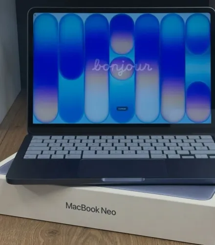 MacBook neo tela 13 8gb/51gb