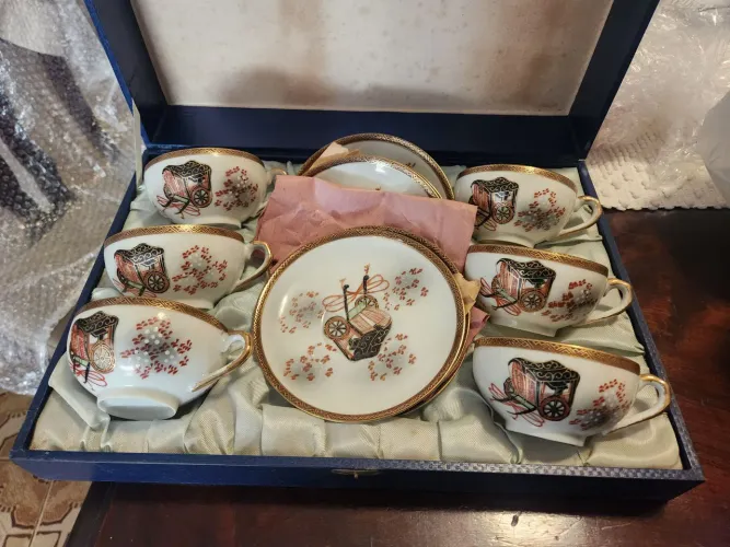 Vendo jogo de xicaras japonesas antiguidades