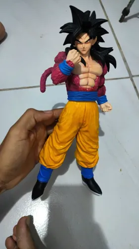 Action figure Goku ssj4