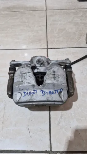 Pinça de freio Dianteira Mercedes C180/200