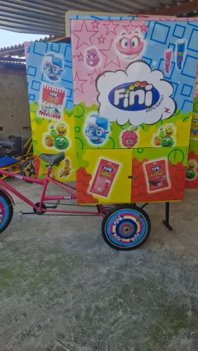 Triciclo pra vendas de doce