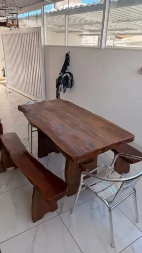 Vendo mesa de madeira